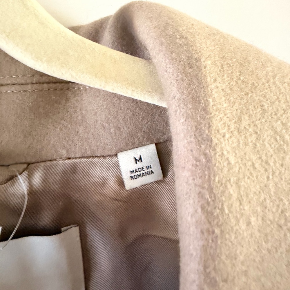 Babaton Classic Tan Trench Coat - Picture 6 of 6